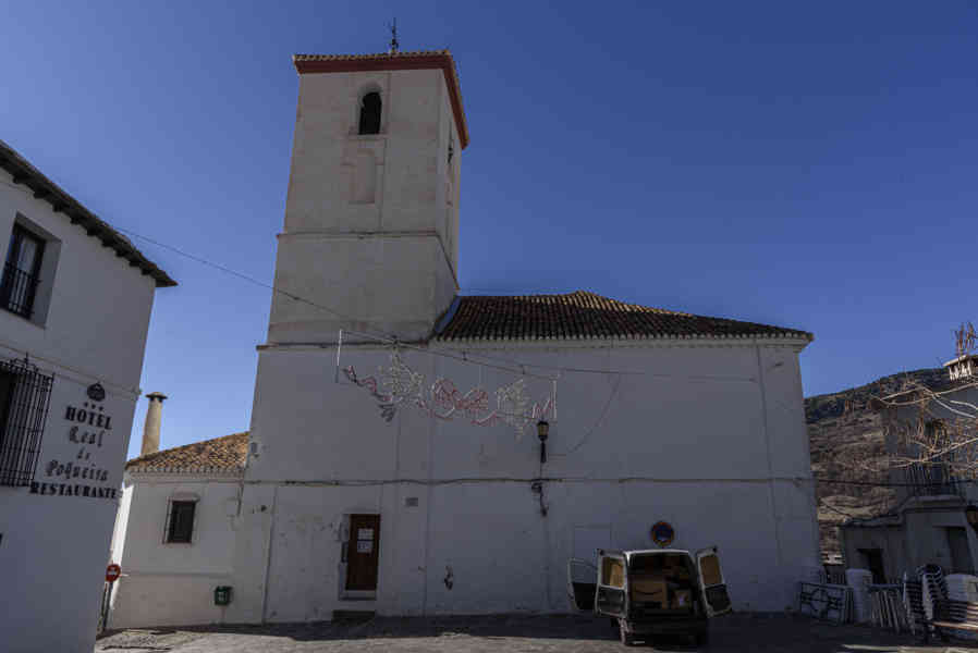 Granada - la Alpujarra 015 - Capileira - iglesia parroquial Nuestra Señora de la Cabeza.jpg